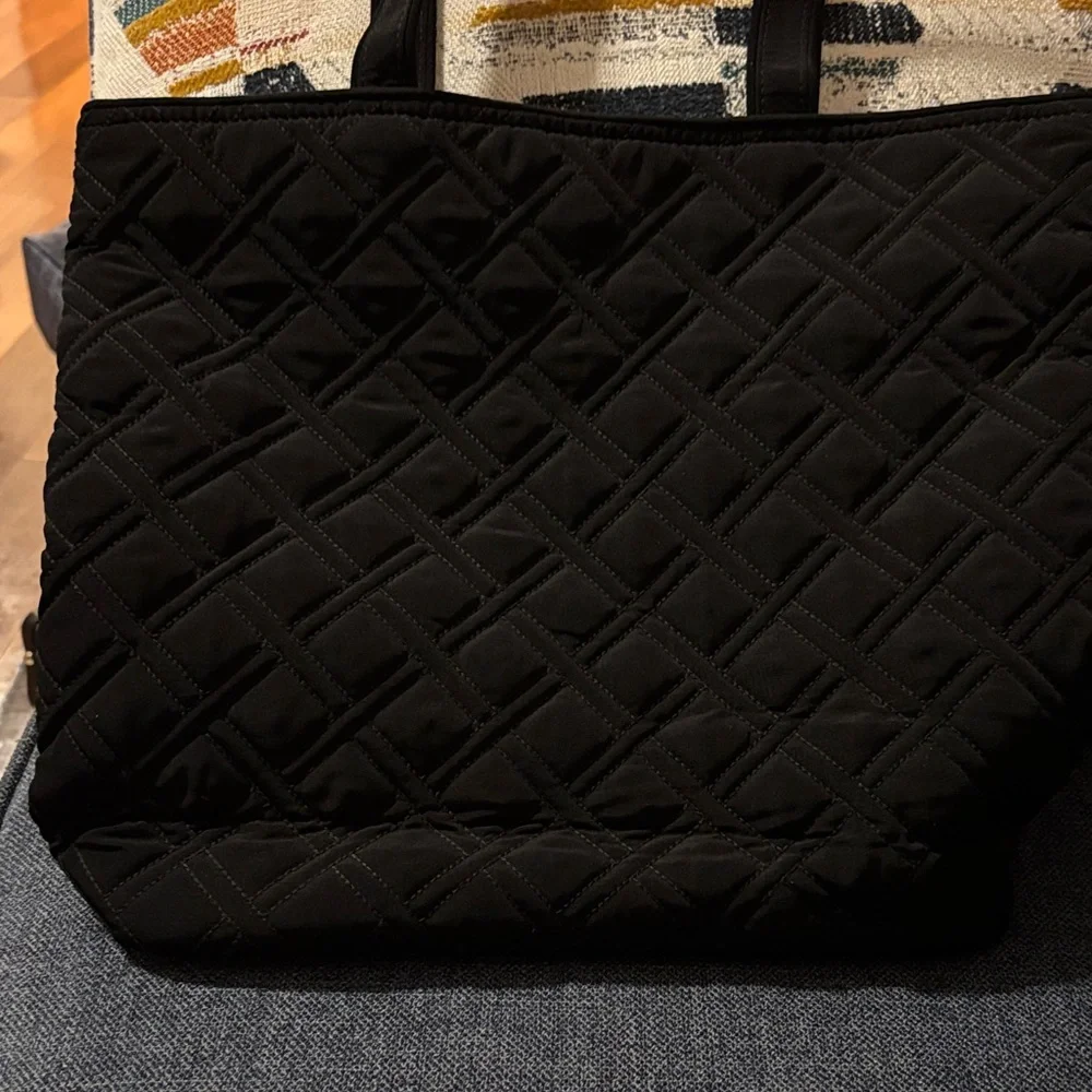 Vera Bradley Black Microfiber Large Quilted Tote BNOT NEVER USED - Picture 16 of 16